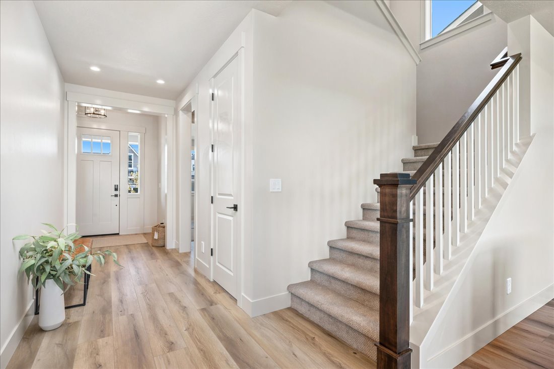 818 E Crescendo St_07