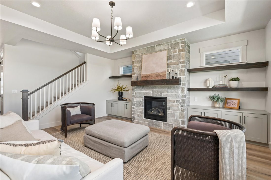 818 E Crescendo St_11