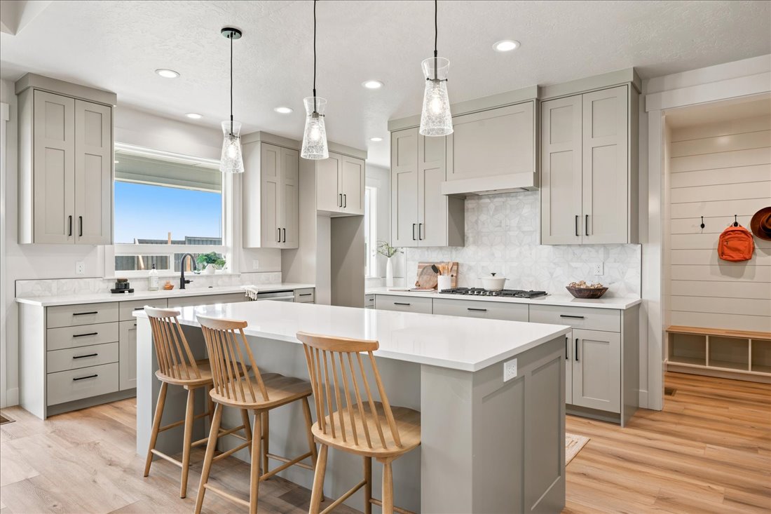 818 E Crescendo St_13