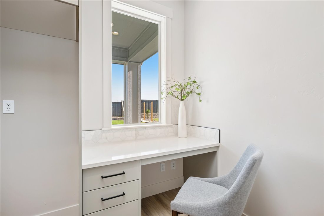 818 E Crescendo St_15