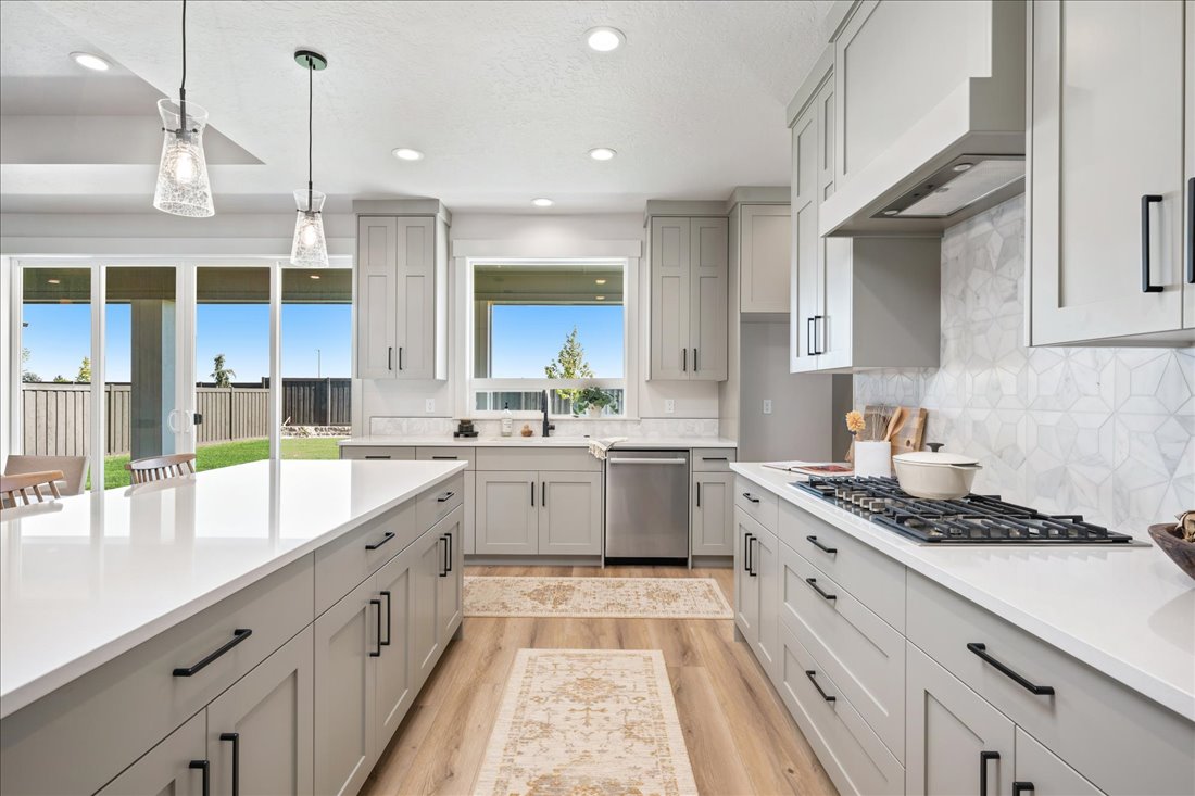 818 E Crescendo St_16