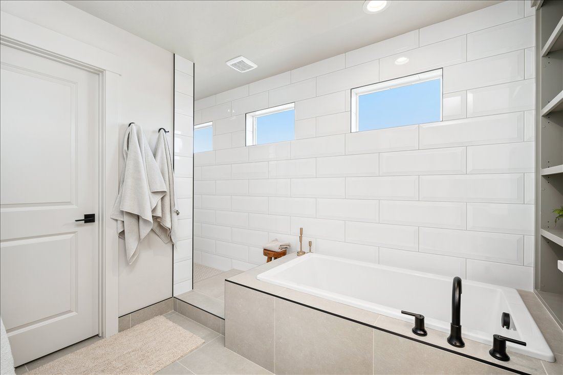 818 E Crescendo St_19
