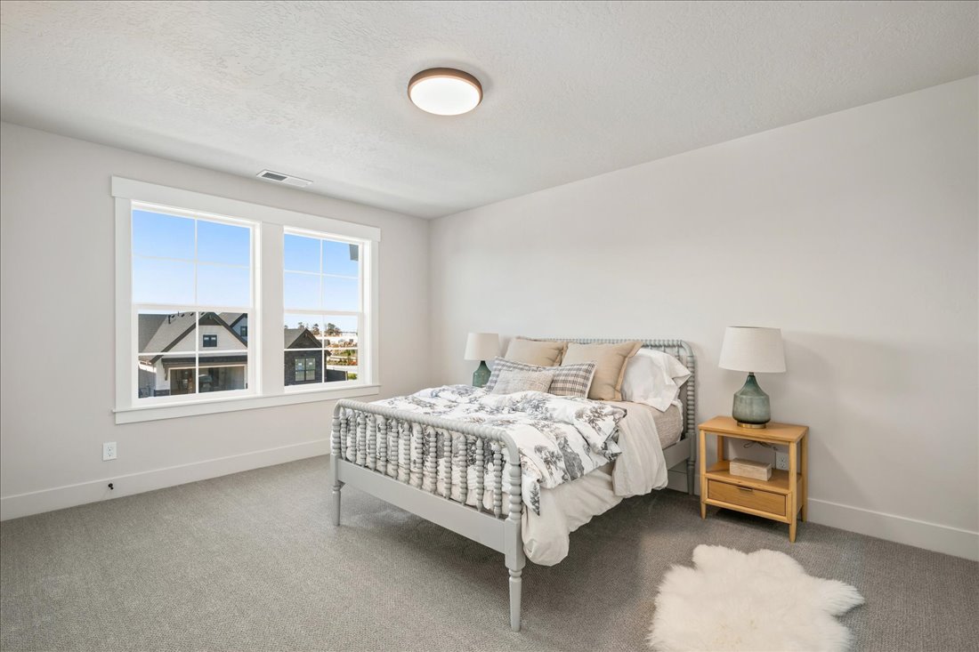 818 E Crescendo St_22