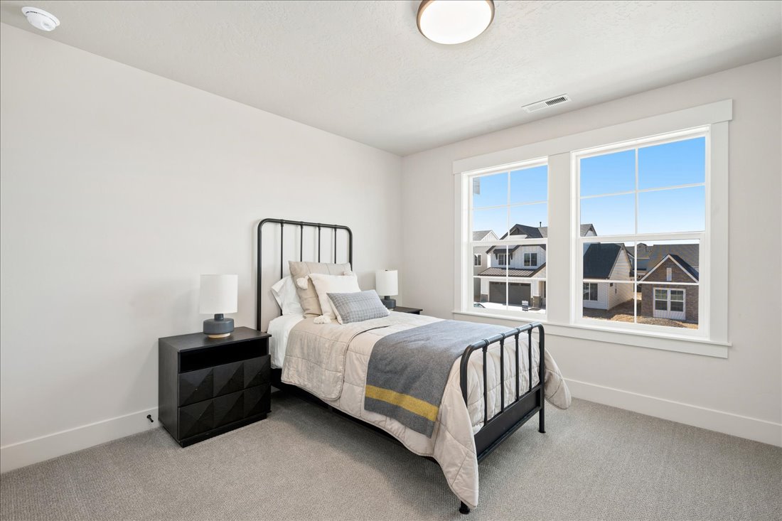 818 E Crescendo St_23