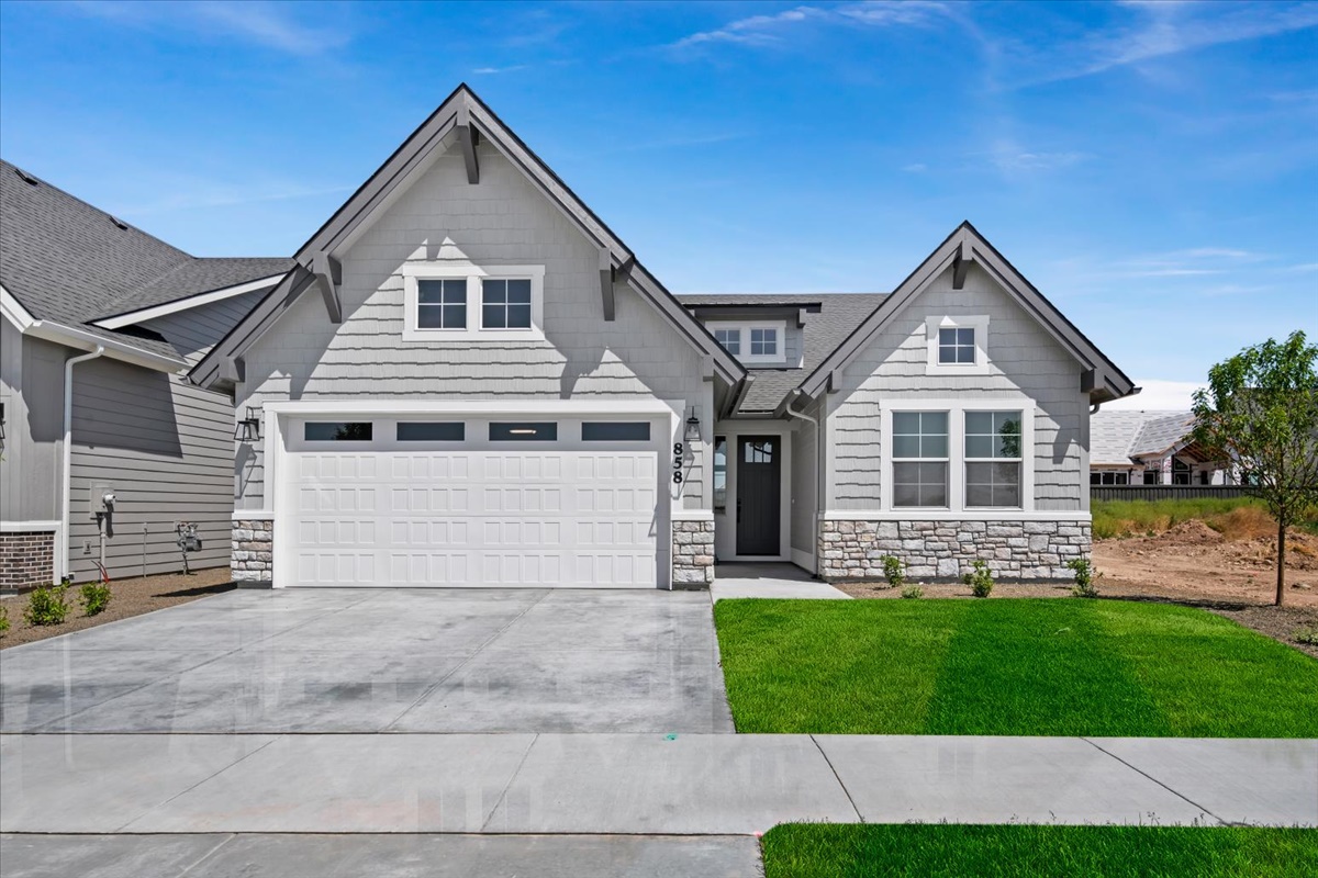 858 E Esacalation St_001
