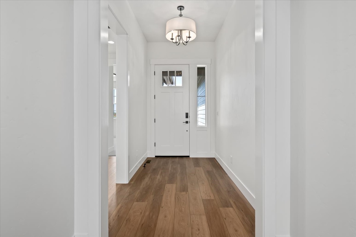 858 E Esacalation St_010