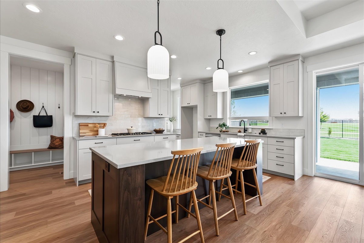 7008 S Cadence Ave_03