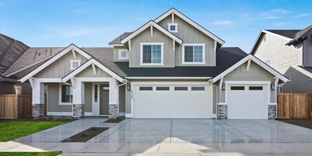 2545 E Cavern Dr_001